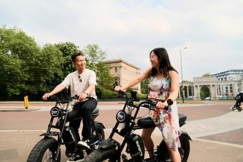 Private London eBike Tour with Real Artifacts Royal London Tour 3