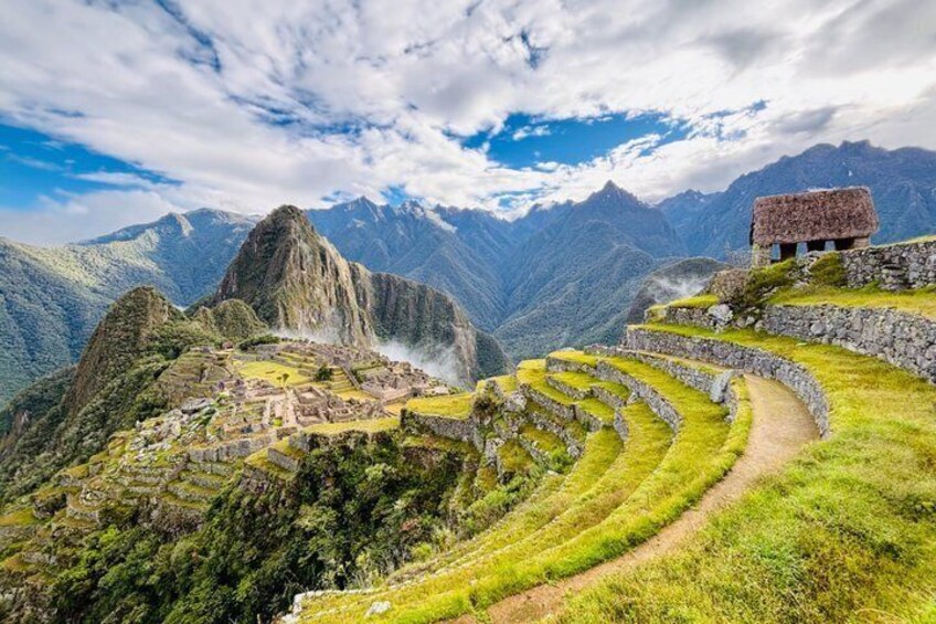 Machu Picchu ruïnes, terrassen en een bergachtergrond. 1
