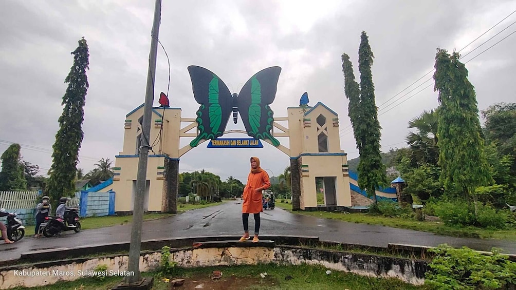 Picture 11 for Activity From Makassar: Bantimurung Waterfall and Caves Tour 2