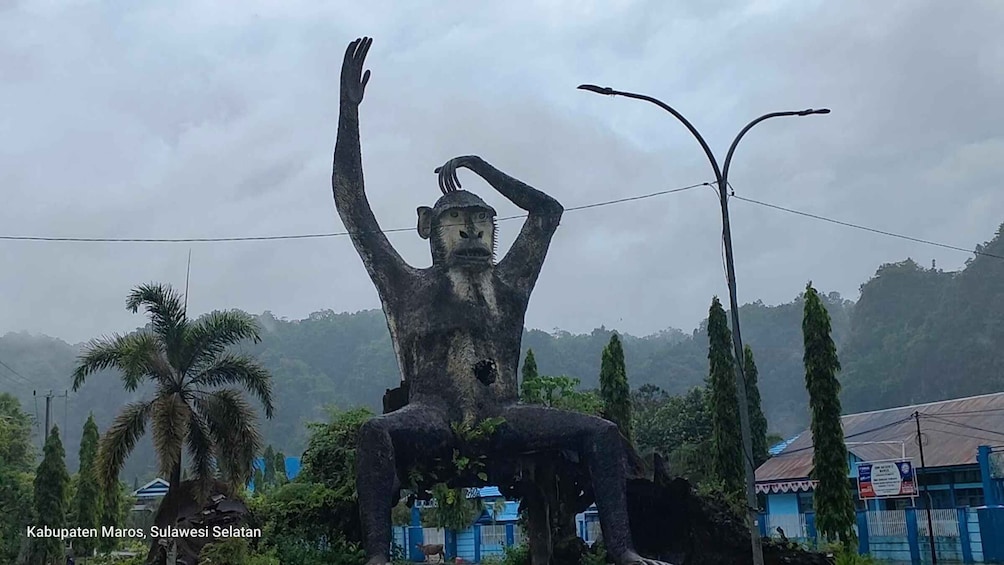 Picture 9 for Activity From Makassar: Bantimurung Waterfall and Caves Tour 5