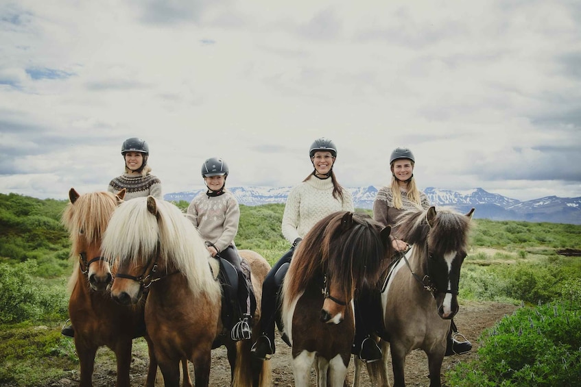 PRIVATE TRAIL RIDE: Horseback Riding Tour with Prep Lesson 1