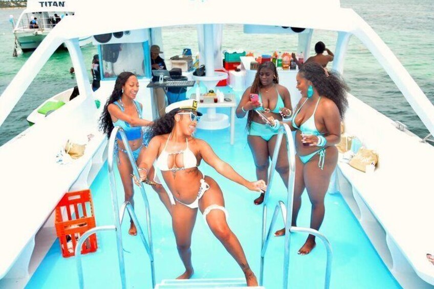 Elite Boat Punta Cana Snorkel Free Drinks with Pick Up Included 4