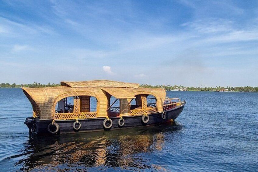 Private 4 Hour Bamboo Cane Cruise Through Alleppey Backwaters 3