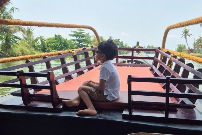 Private 4 Hour Bamboo Cane Cruise Through Alleppey Backwaters 4