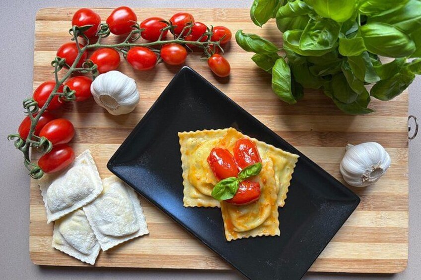 Cortona Cooking Class: Make Fresh Pasta or Pizza with Giada 3