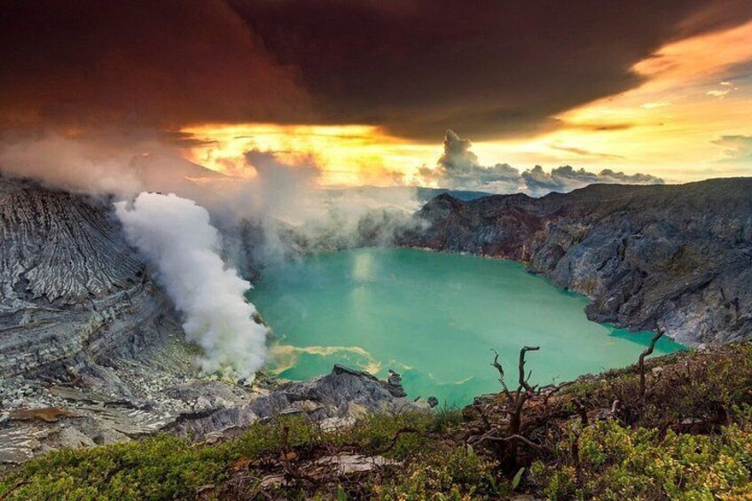 Mount Ijen Volcano Blue Fire Experience from Bali 3