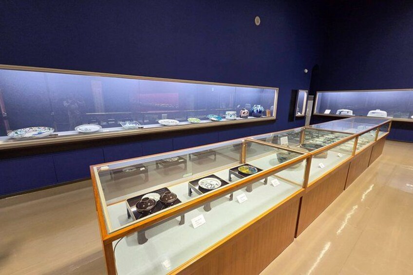 Ishikawa Kutani Ware and Choose Your Own Piece 5