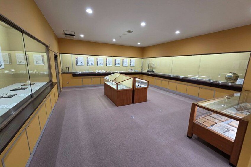 Ishikawa Kutani Ware and Choose Your Own Piece 3