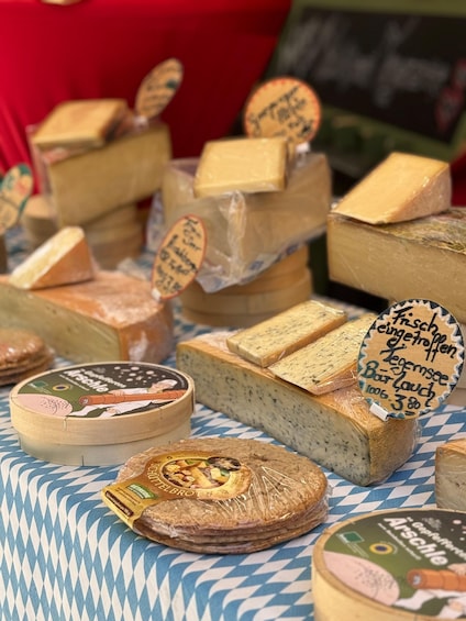 Picture 14 for Activity Munich: Eat Like a Local! Food Tour with Beer & Dessert 3