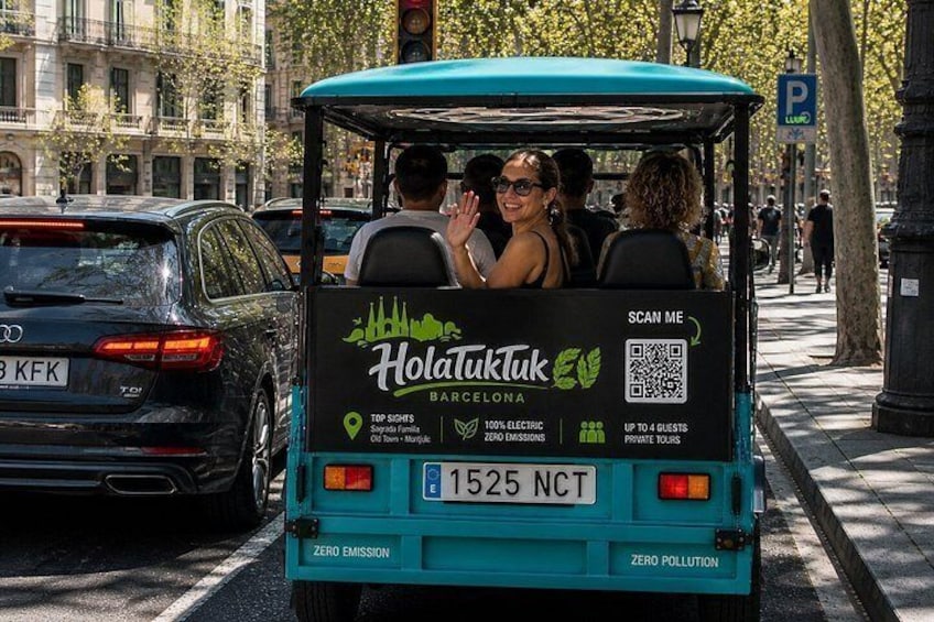 Barcelona Electric Tuk Tuk Private Tour with View 4