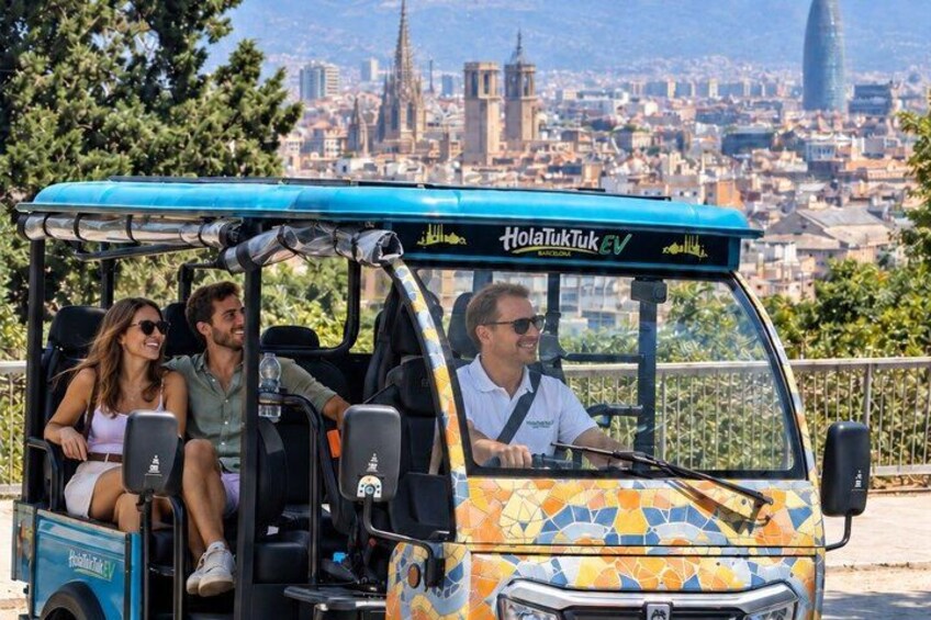 Barcelona Electric Tuk Tuk Private Tour with View 1