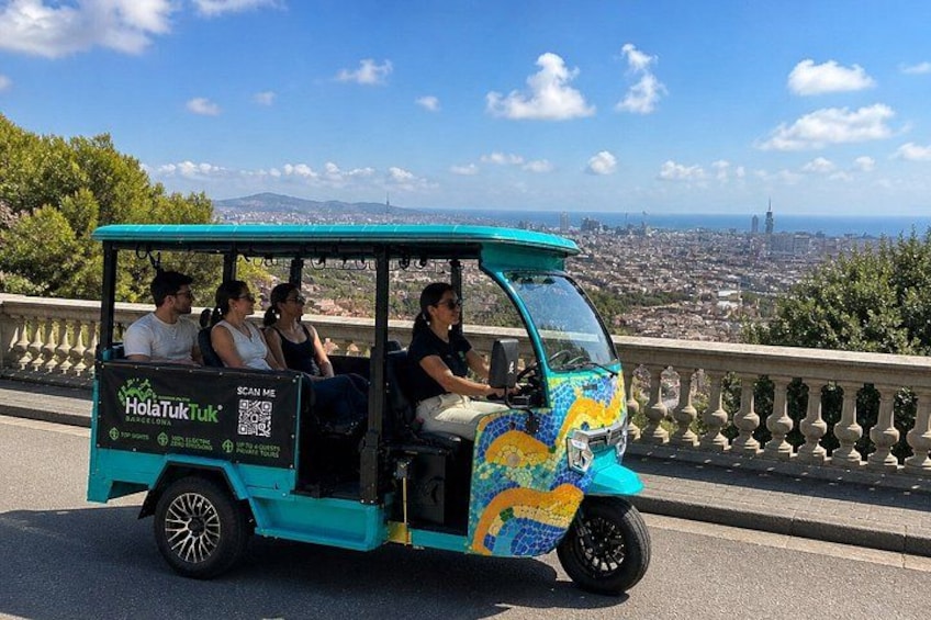 Barcelona Electric Tuk Tuk Private Tour with View 2