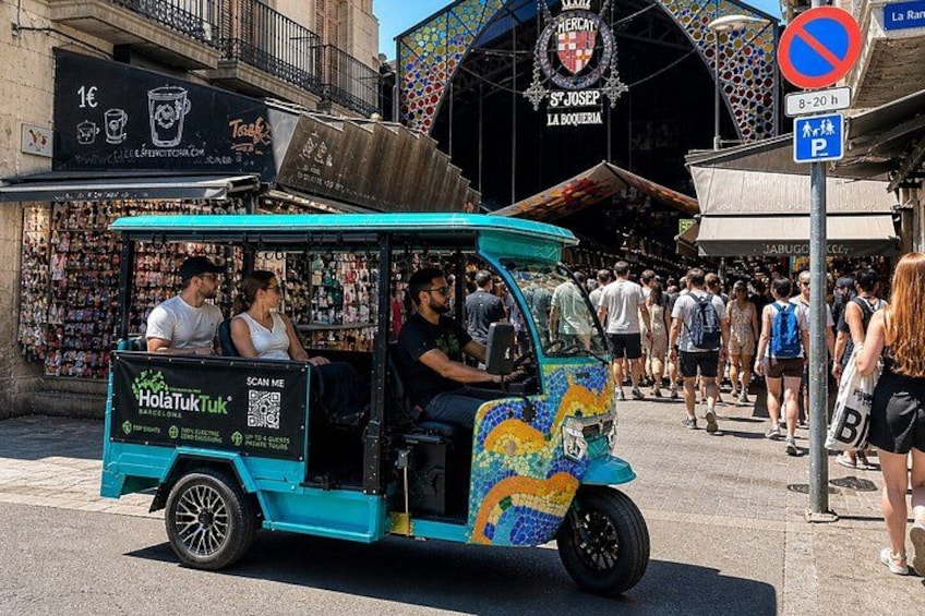 Barcelona Electric Tuk Tuk Private Tour with View 4