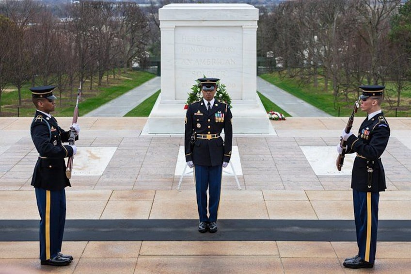 Small-Group Arlington Cemetery & Changing of the Guard Tour 1