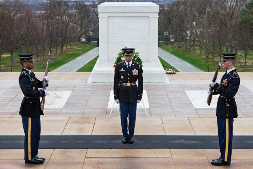 Small-Group Arlington Cemetery & Changing of the Guard Tour 2