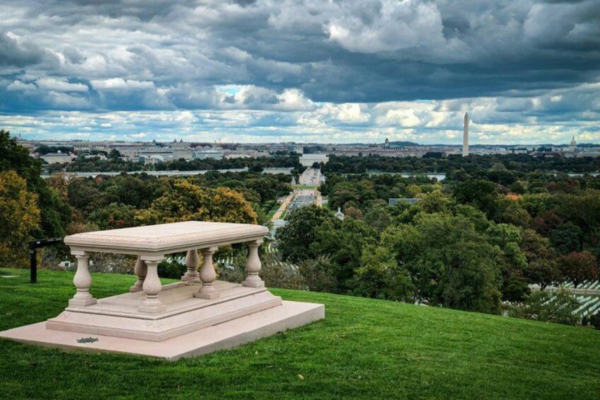 Small-Group Arlington Cemetery & Changing of the Guard Tour 2