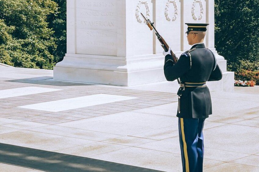 Small-Group Arlington Cemetery & Changing of the Guard Tour 4