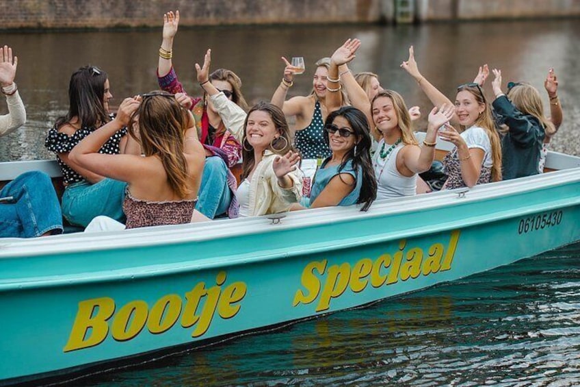 Groningen: Canal Cruise - open boat (optional) Audio Guide 2