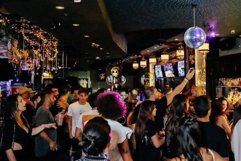 Miami Pub Crawl + Clubbing Experience 3
