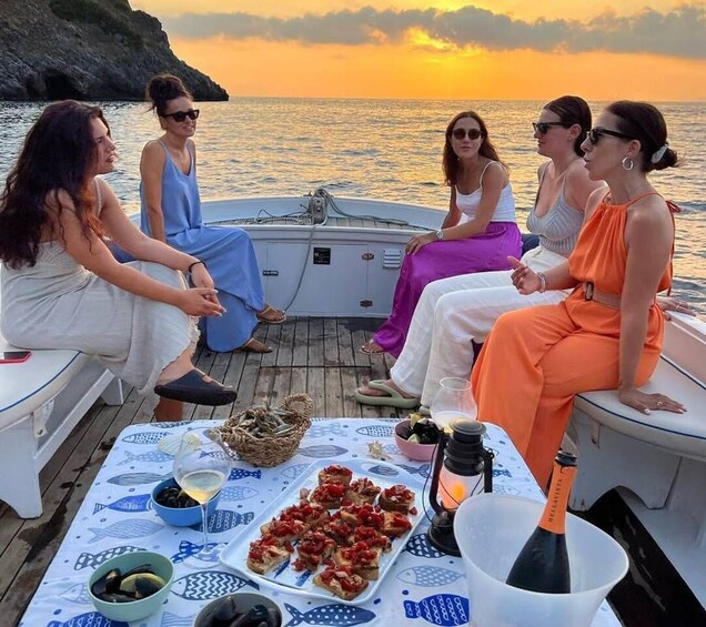Picture 4 for Activity Sunset Boat Aperitif from Portici – Naples Boat Tour 3