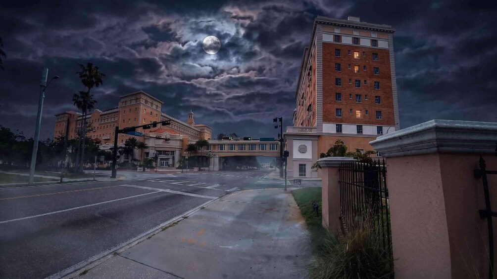 Picture 2 for Activity Clearwater Ghosts: Haunted Walking Tour 5