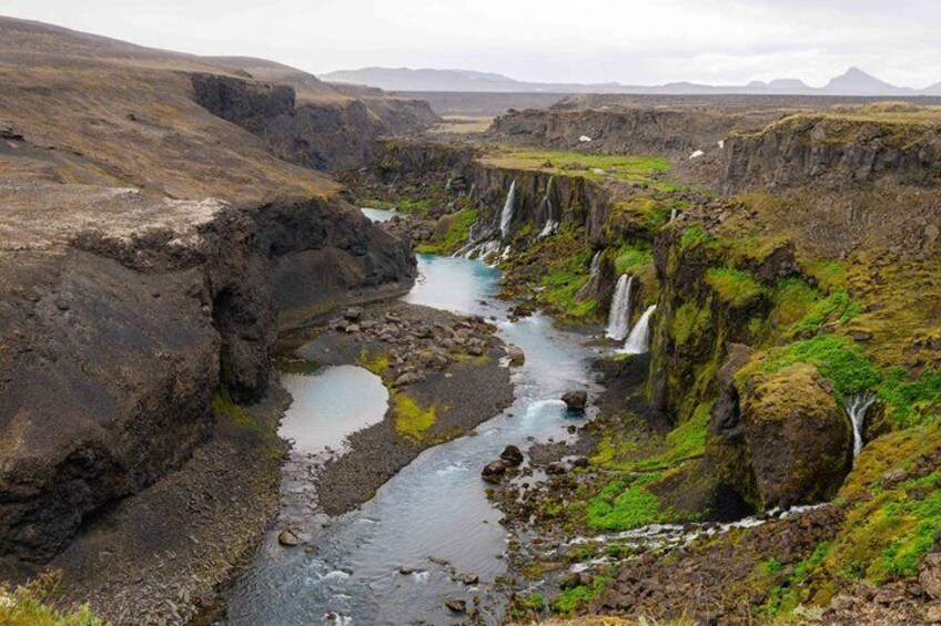 Reykjavík: Landmannalaugar & Valey of Tears Hiking with SuperJeep 2