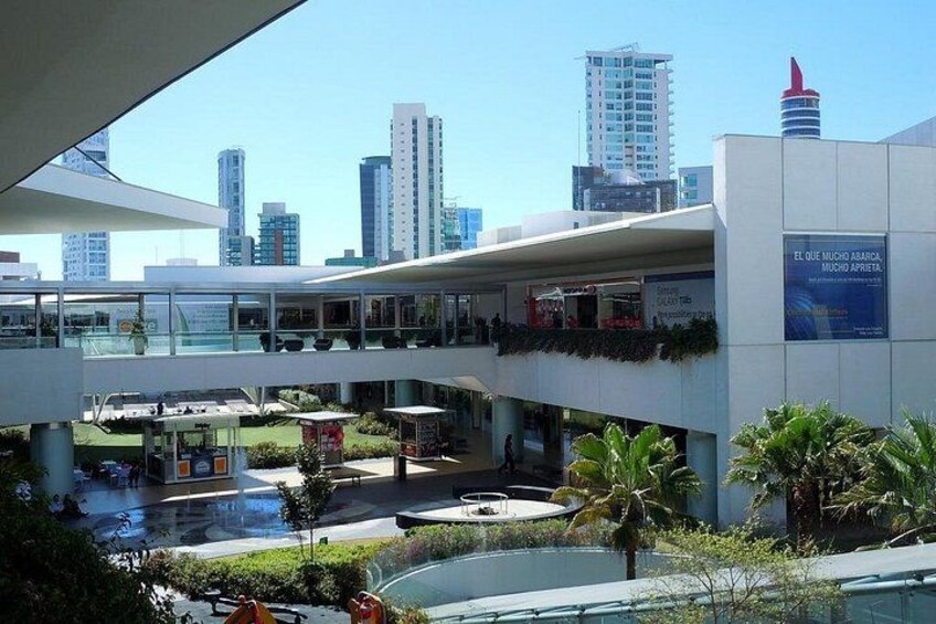 Plaza Andares: the modern side of Zapopan. Are you ready to treat yourself? 3