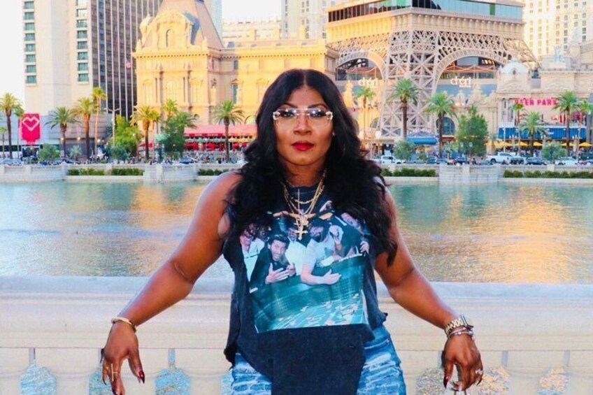 Las Vegas Strip Photoshoot with a Professional Photographer 2