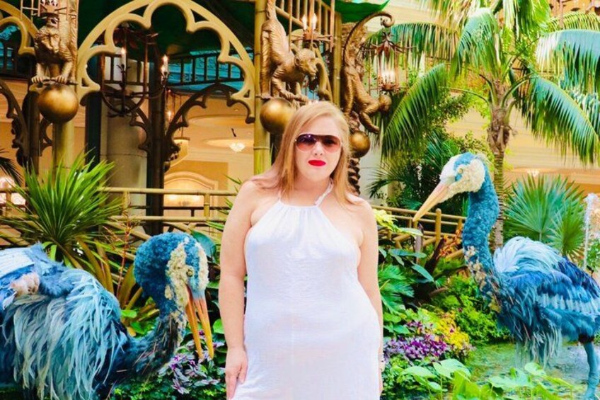 Private Vegas Strip Photoshoot with a Professional Photographer 1