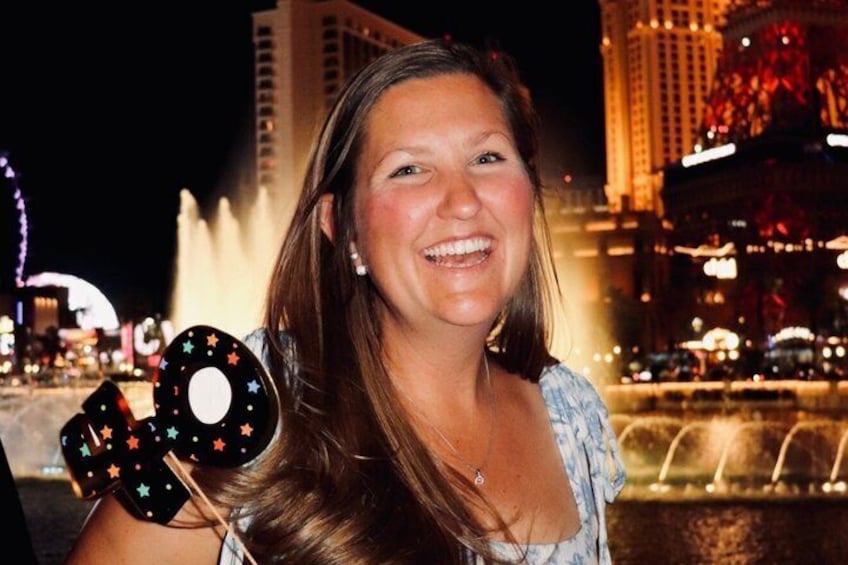 Las Vegas Strip Photoshoot with a Professional Photographer 3