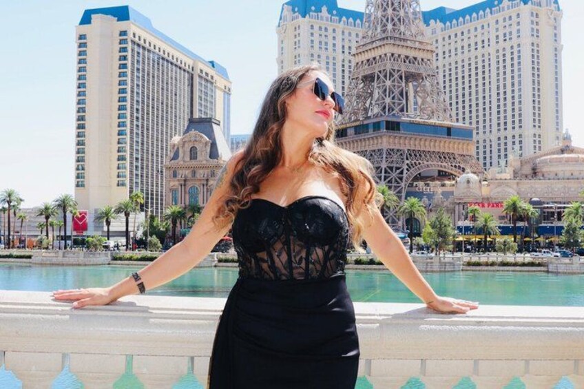 Private Vegas Strip Photoshoot with a Professional Photographer 2