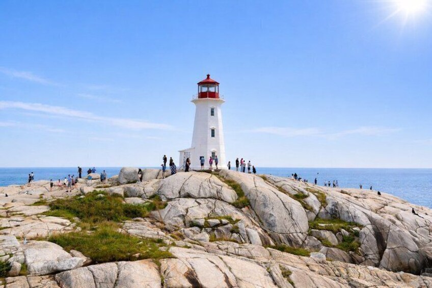 Private Peggys Cove, Mahone Bay & Lunenburg 6.5 Hour Tour 5
