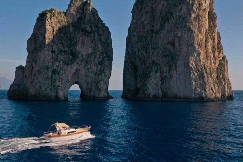Day on a private Boat on the Capri Island 3