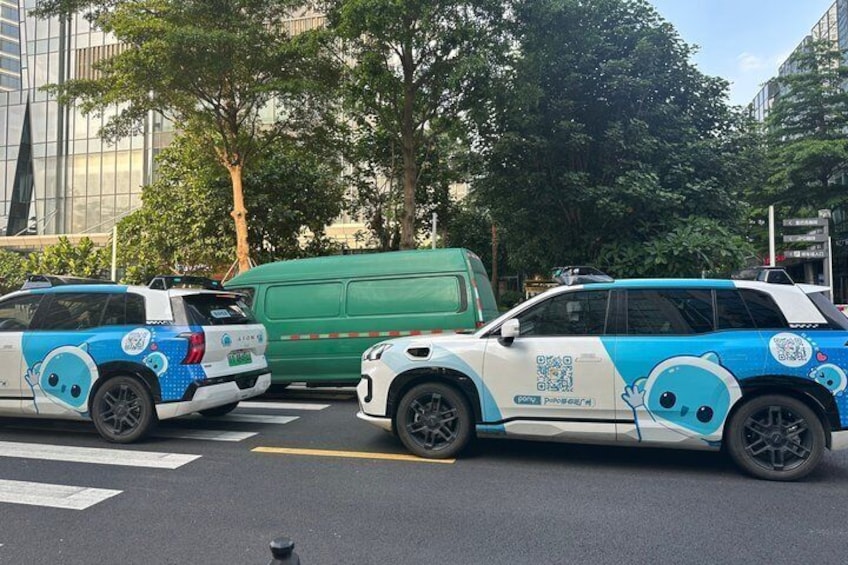 Guangzhou: Self-Driving Robotaxi Experience with Guide 4