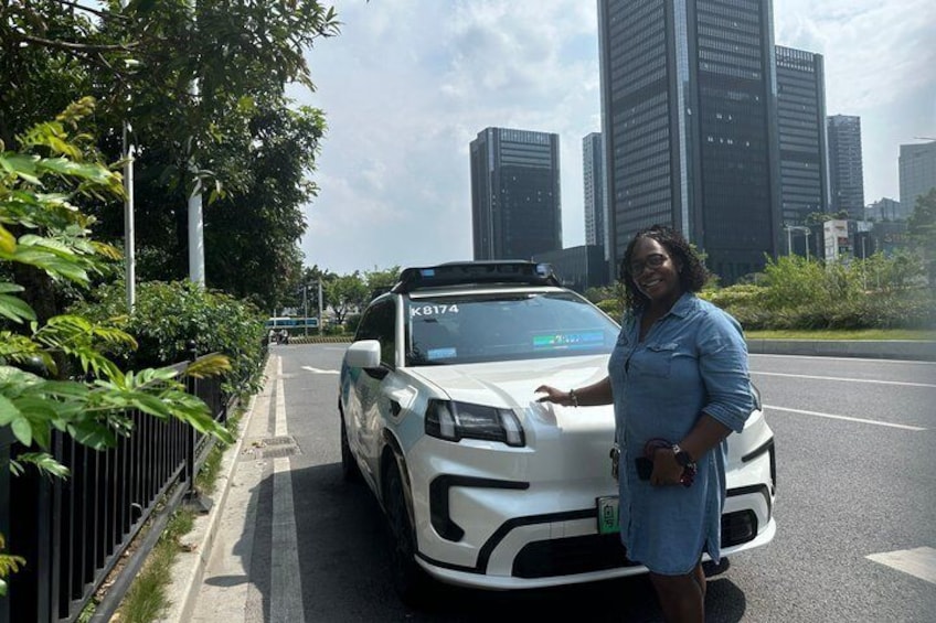 Guangzhou: Self-Driving Robotaxi Experience with Guide 5