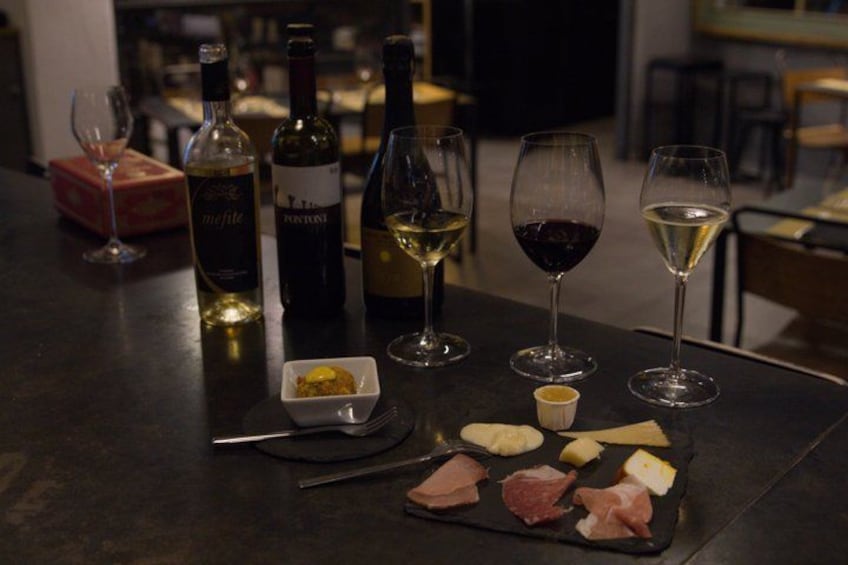 Vatican Wine Tasting: Italian Wines & Food with a Sommelier 3