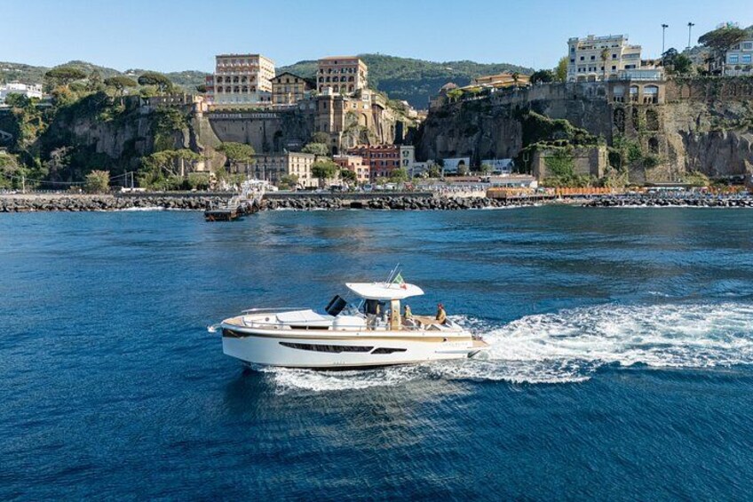 7 Hour Private Yacht Tour to Capri from Sorrento 2