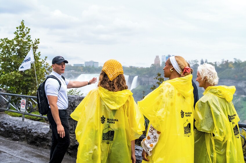 Niagara Falls Night Tour: Boat, Skylon Tower & Journey Behind Falls 1