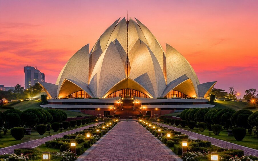 Picture 5 for Activity Delhi: Top 5 Temples Guided Spiritual Tour by Car With Guide 5
