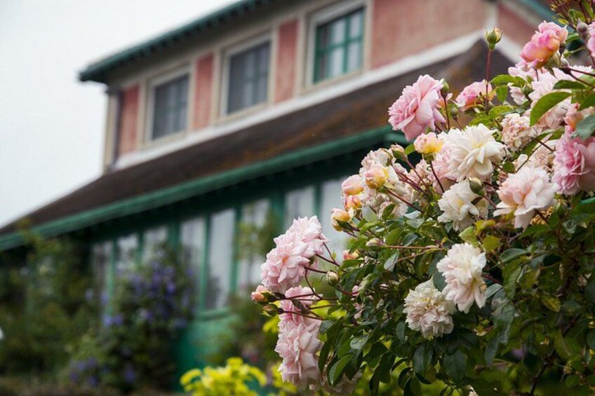 From Paris: Giverny & Monet’s Garden Round-Trip Tour 5
