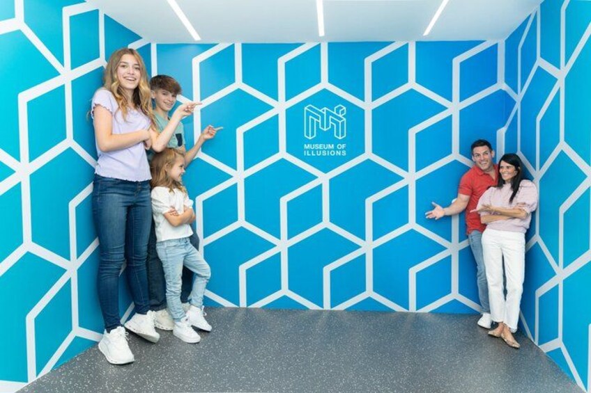 Museum of Illusions Philadelphia Admission Ticket 2