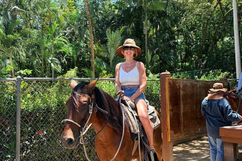 Horseback Riding adventure, monkey, sloths and island tour 1