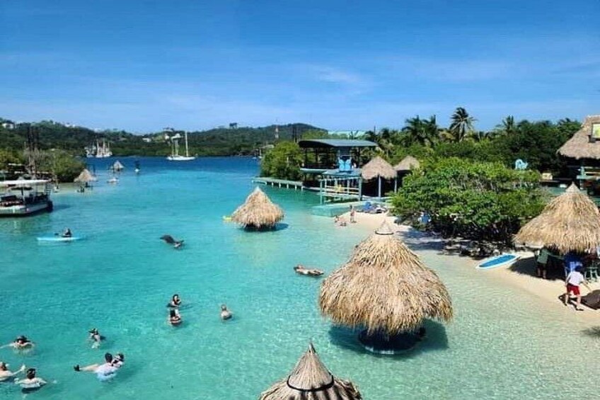 Horseback Riding adventure, monkey, sloths and island tour 3