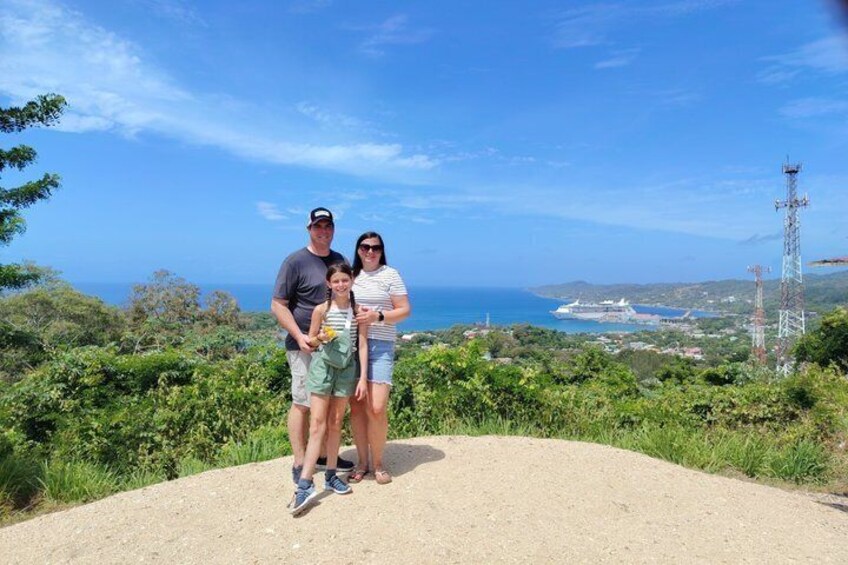 Horseback Riding adventure, monkey, sloths and island tour 2
