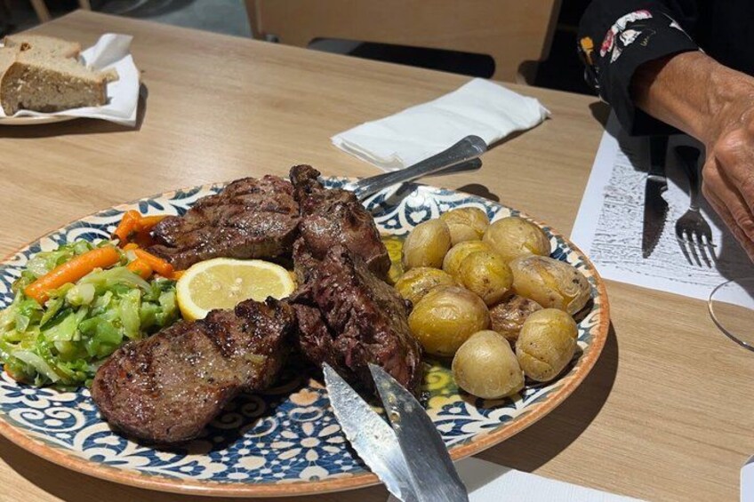 Douro Valley experience: rabelo boat, lunch and wine tour 2