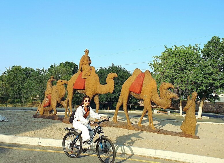 Samarkand Bike Tour: Top Highlights & Hidden Neighbourhoods 1