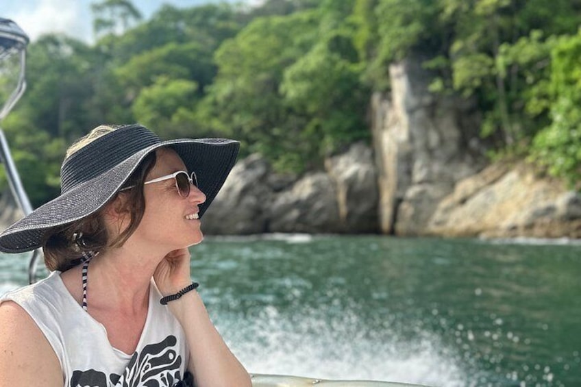 Authentic Local Experience in Quimixed Boat Tour and Waterfall 4