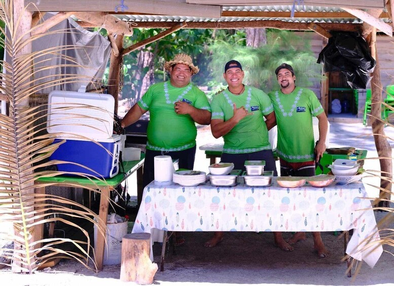 Picture 15 for Activity Moorea: Lagoon Canoe Tour with Snorkeling and BBQ 5