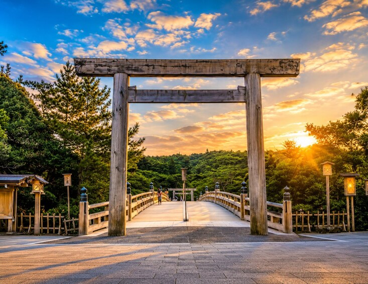 From Nagoya: Ise Jingu Shrine & Wedded Rocks Day Tour 2