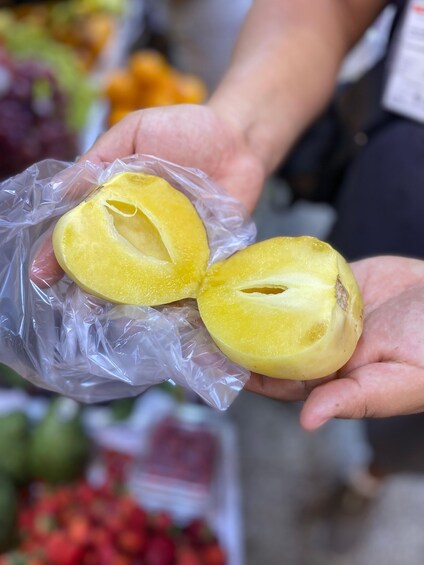 Picture 12 for Activity Sightseeing tour: Food at a local market and water park in Lima 2